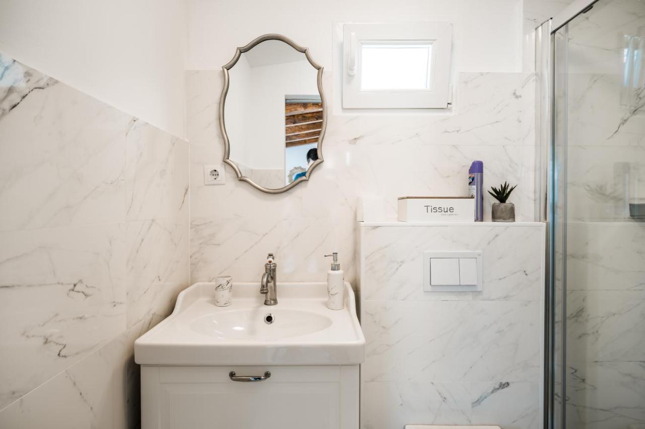 סקארדין Mila And Jurija Formenti 2 Apartments In Heart Of Nautic Marina, With Heated Swimming Pool, Bikes, Sup, Kajak מראה חיצוני תמונה